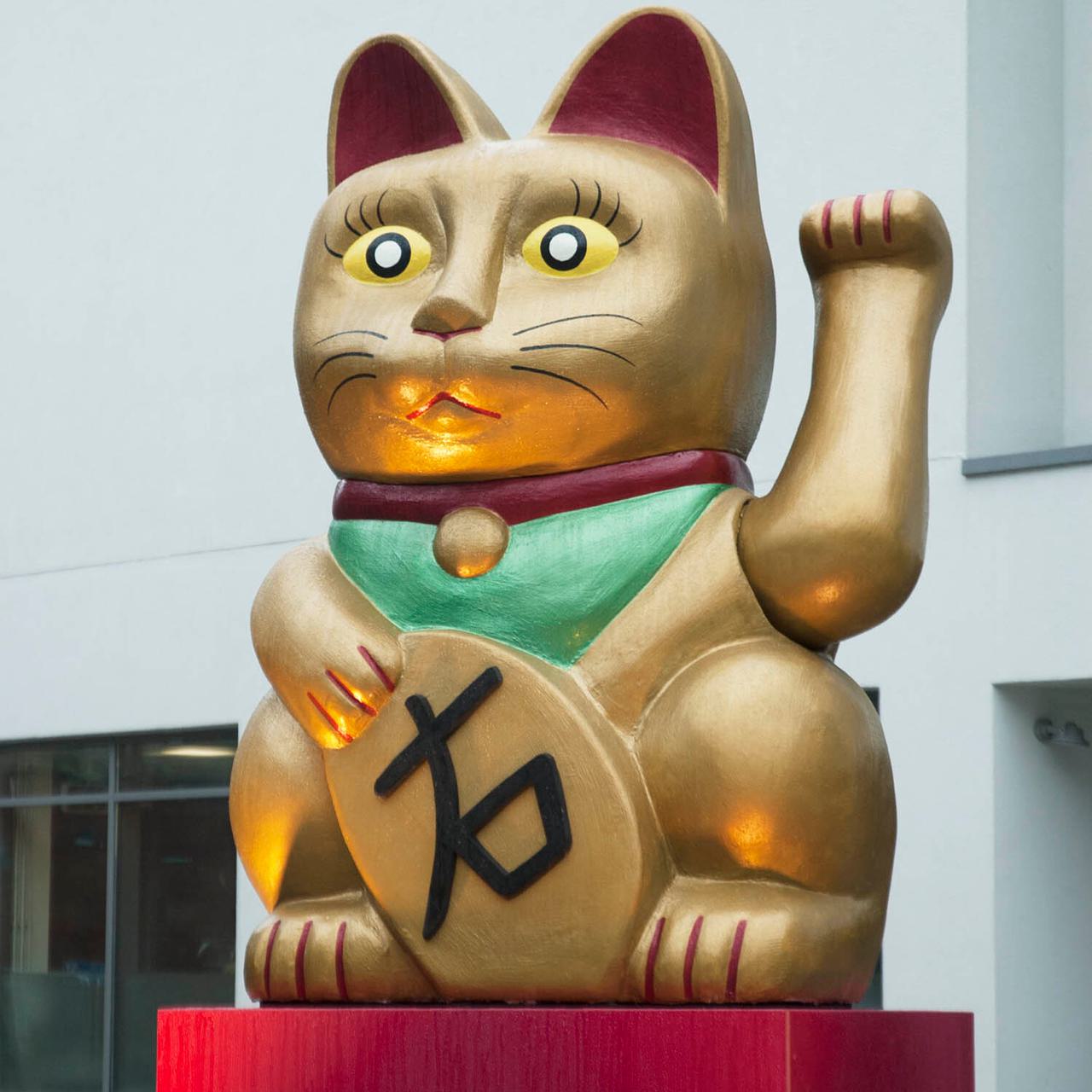 Giant fortune cat sculpture fibreglass