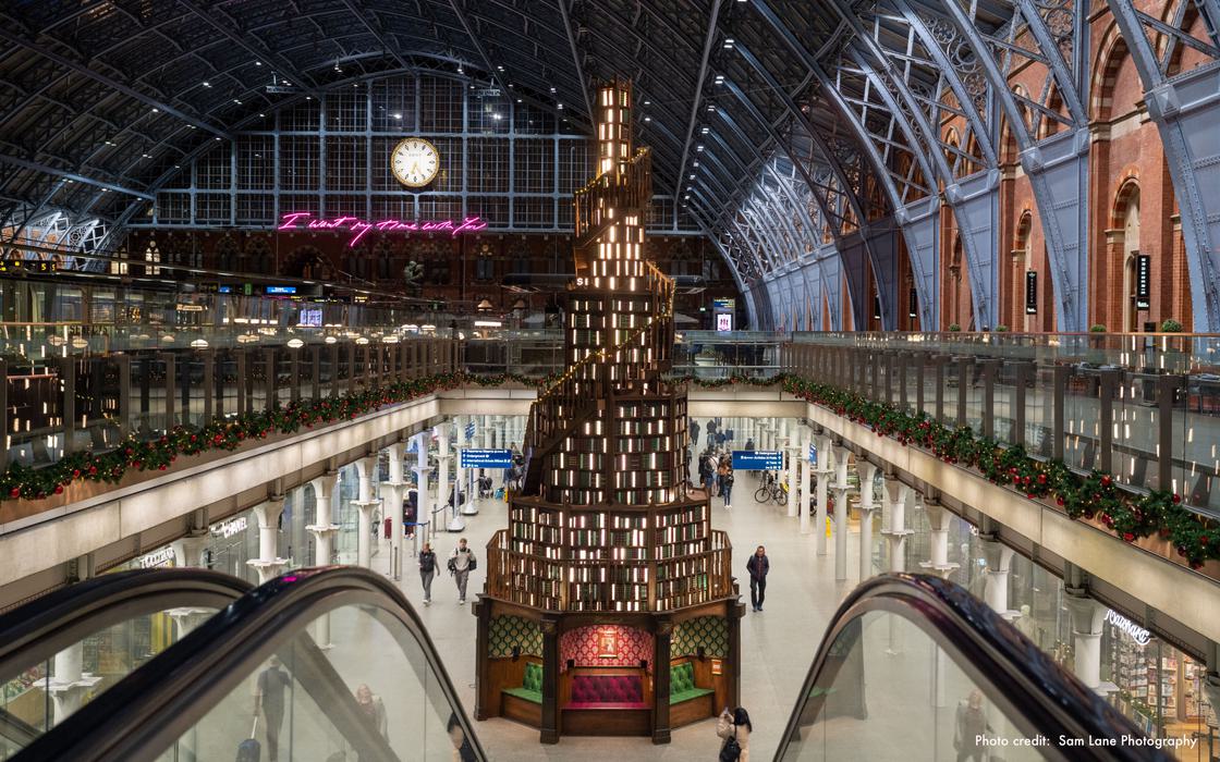 St Pancras International Christmas Tree Bookcase Hatchards Finished 5