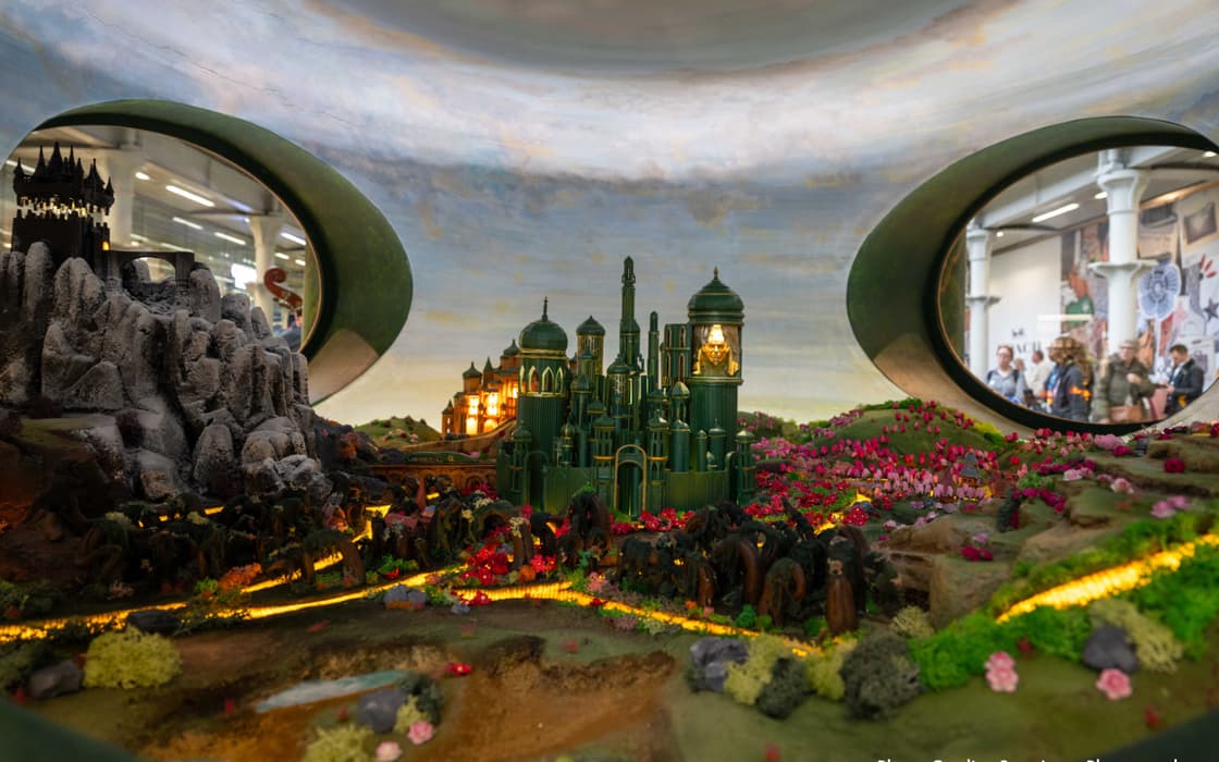 Looking through the windows you can view the diorama of the Land of Oz in the centre of the St Pancras Wicked Christmas tree.